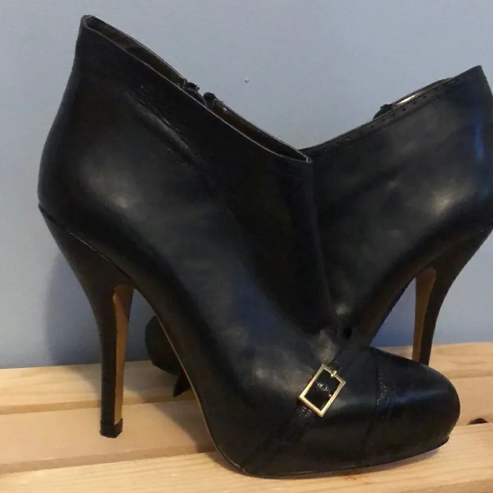 Cinti Italy Ankle boots Like New!